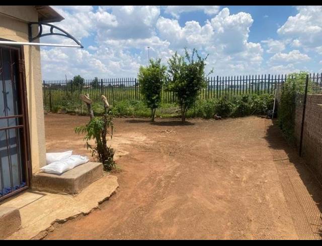 2 BEDROOM HOUSE FOR SALE IN SOSHANGUVE EAST